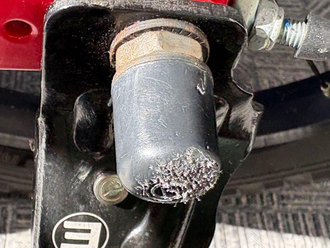 【値下げ済・送料込】ヨツバサイクル 16インチ自転車　ヒーローレッド