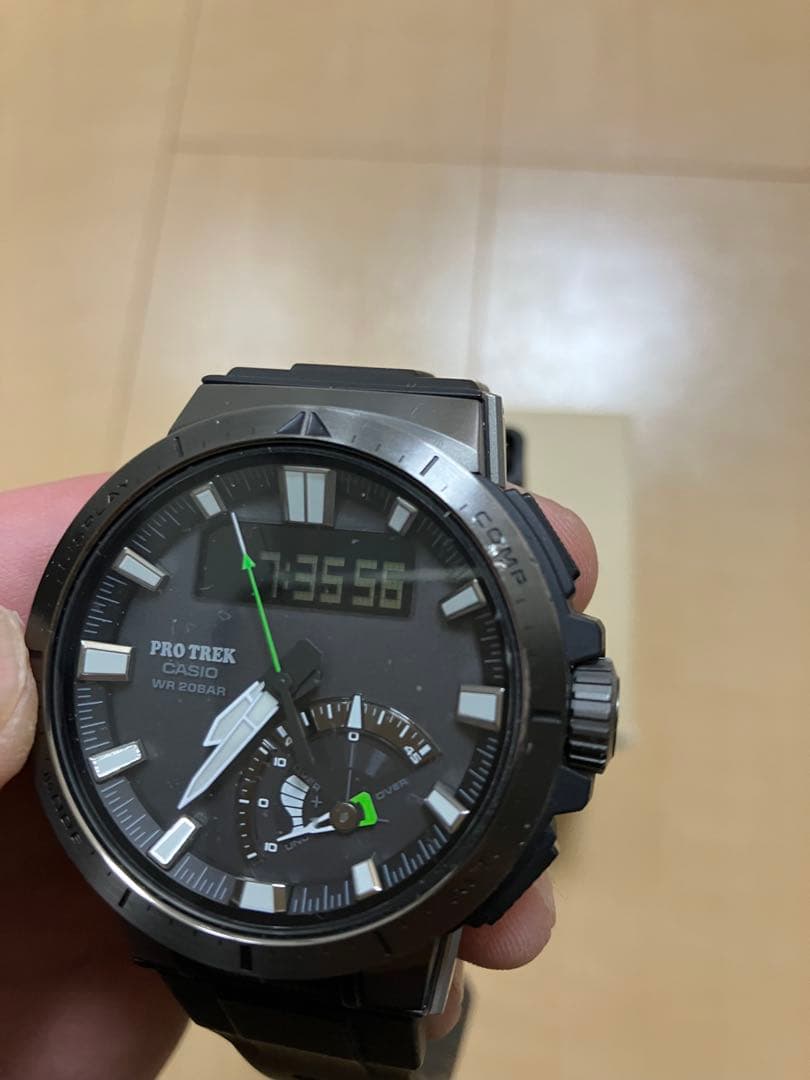 収蔵品の解説-中国 韓国人気作家 趙宗 作 陽刻浮彫 雲龍文様 青磁 高