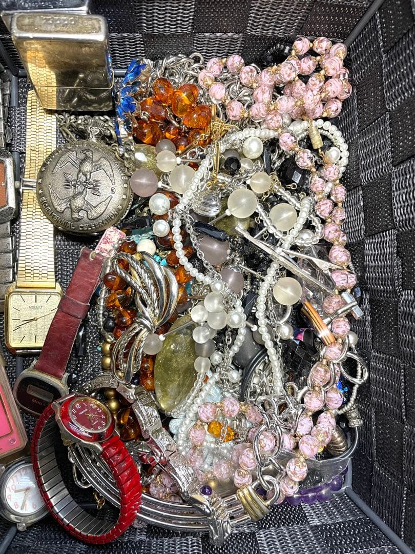 遺品整理品　アクセサリー　時計　ジッポ　2キロ超③