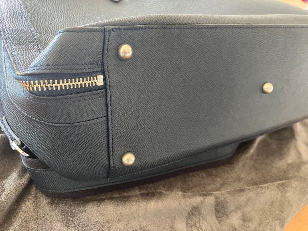 ペッレモルビダ　キャピターノ2室タイプ　ネイビー　日本製