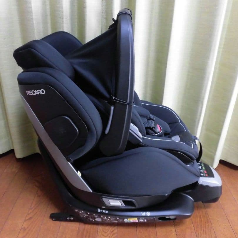 美品 RECARO レカロ ZERO1チャイルドシート R129 取り外し可能