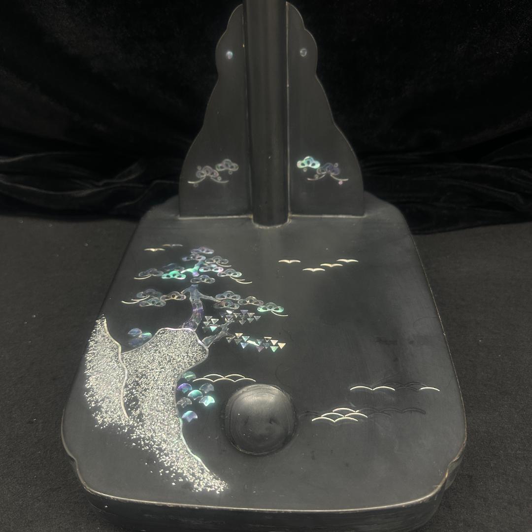 岩松紋 風情ある螺鈿 刀立て 太刀掛け