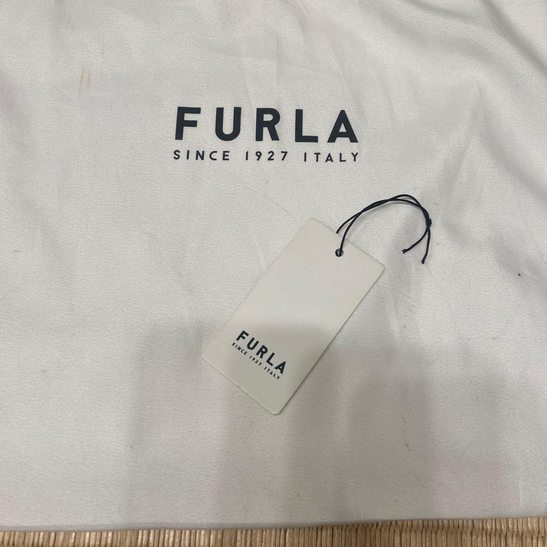 FURLA パイパー　ブラックレザーハンドバッグ