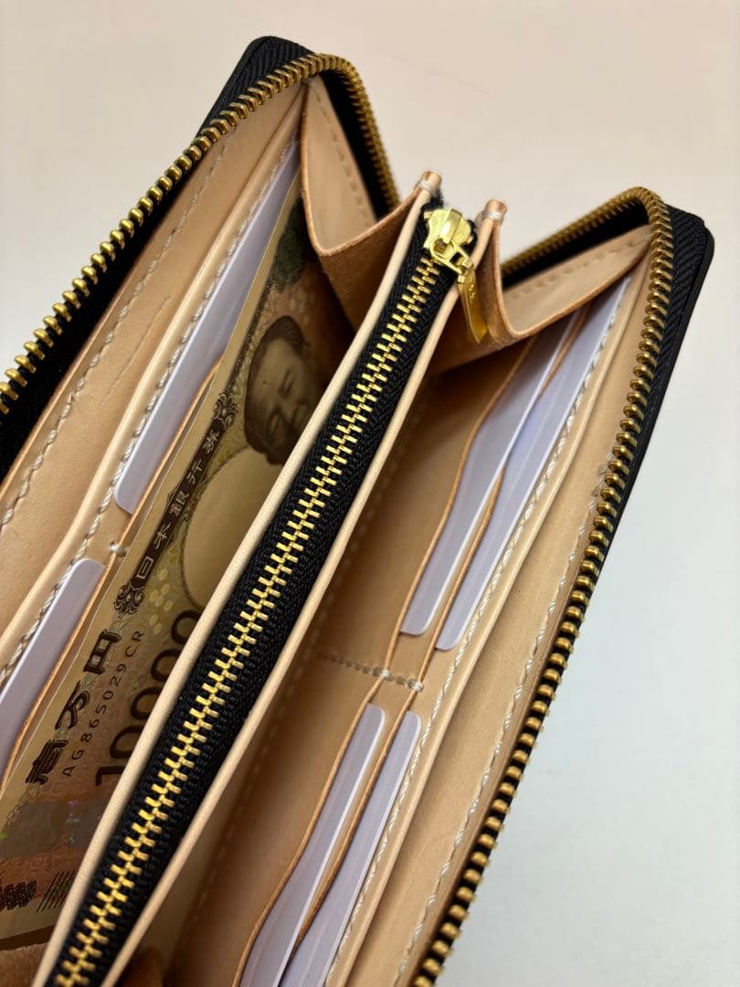 まいぷぅ。赤茶　ヌメ革　ロングウォレット　長財布　カービング