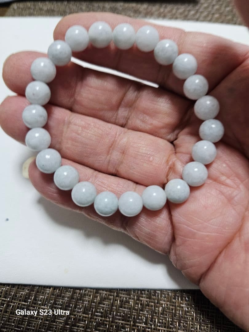 糸魚川青翡翠淡い氷種青翡翠８mm２３玉ブレスレット画像入り証明書付き