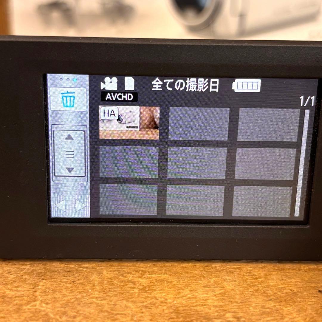 美品❗️Panasonic HC-V230M デジタルハイビジョンビデオカメラ