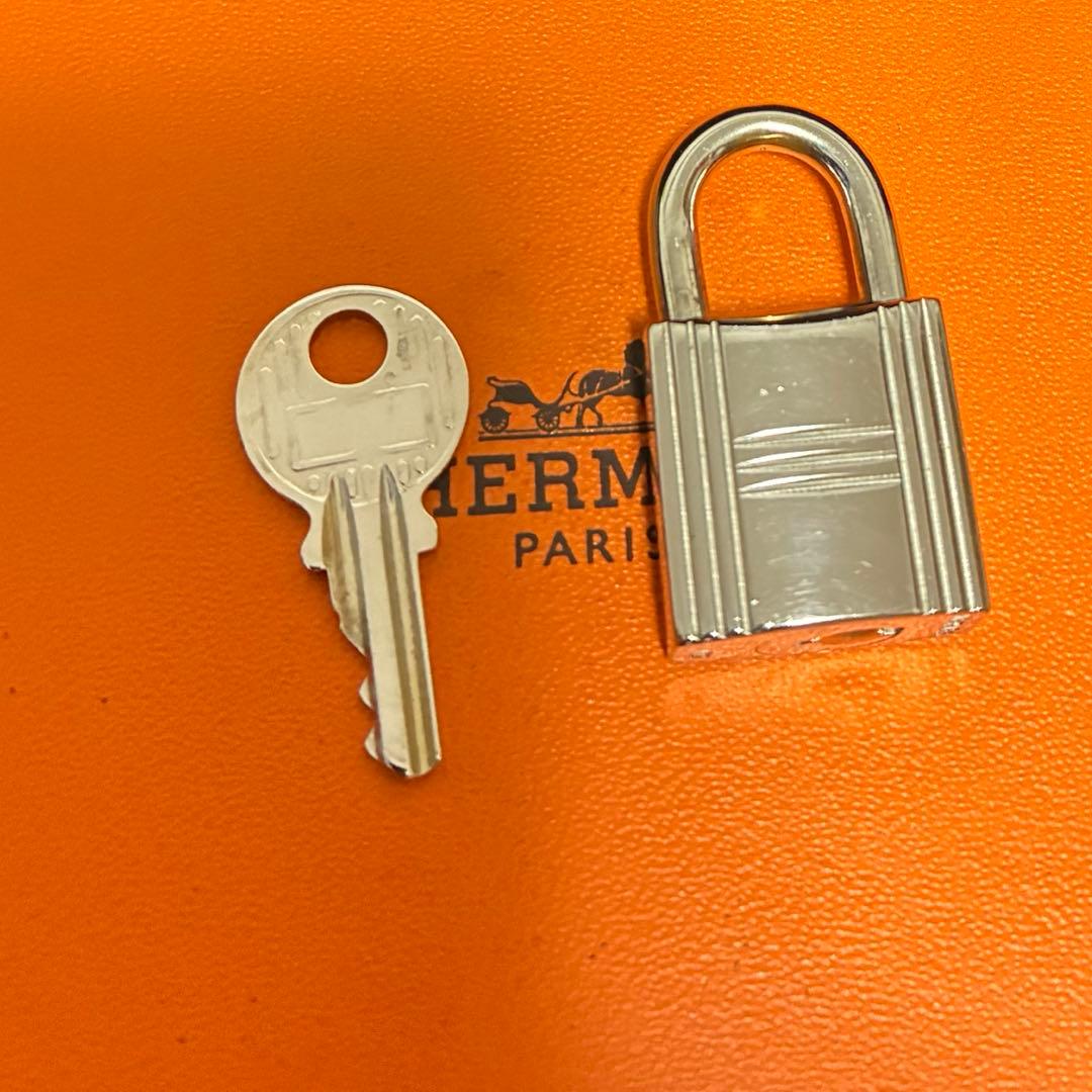 エルメス シルバー カデナ 南京錠 パドロック 鍵 キー NO102 - メルカリ