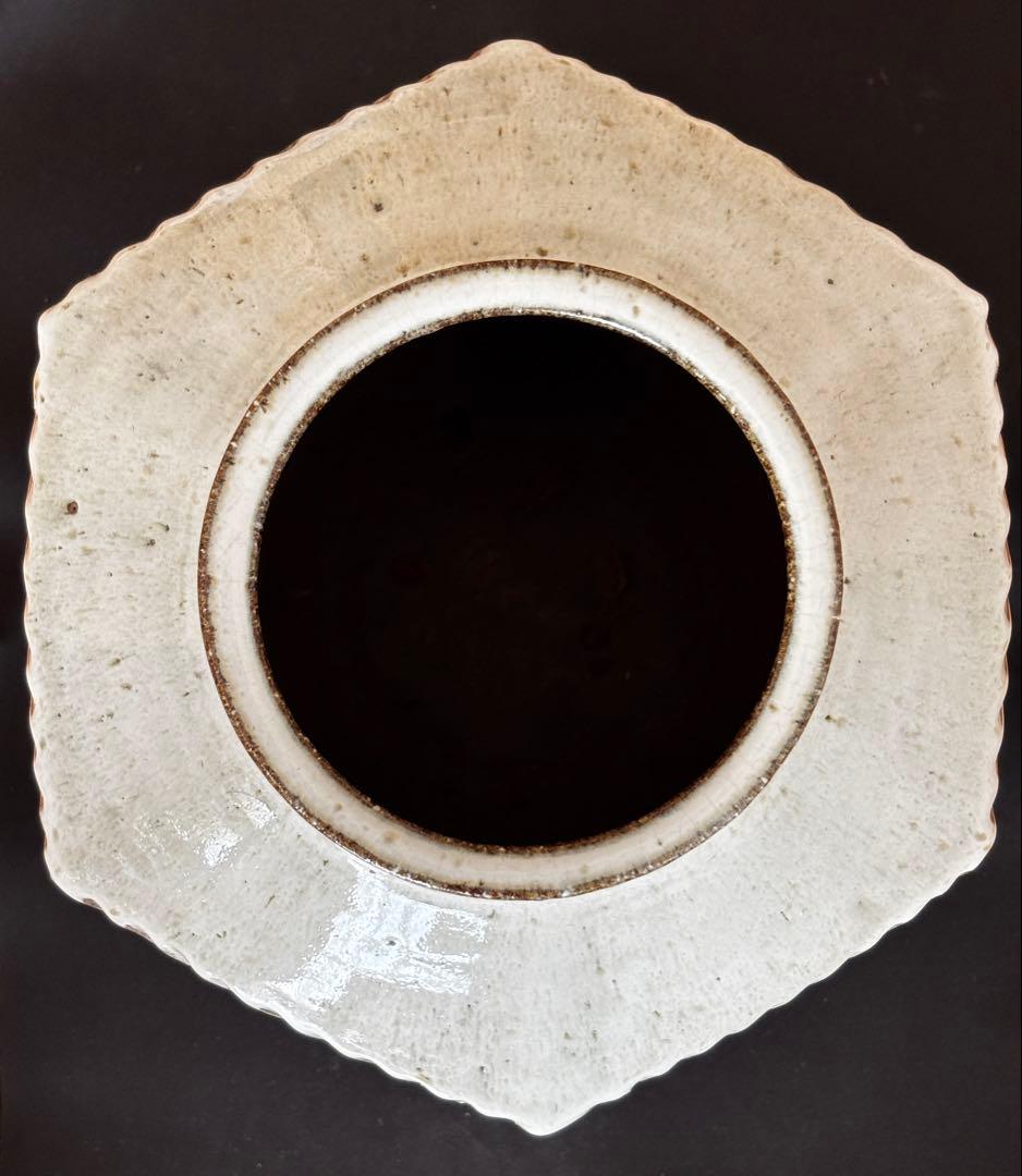 共箱・落款あり・美品】河井久 白釉線彫壺 高さ30cm