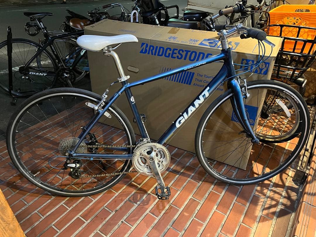 自転車本体 Giant Escape R3 2023 GIANT Bicycles | ESCAPE R3