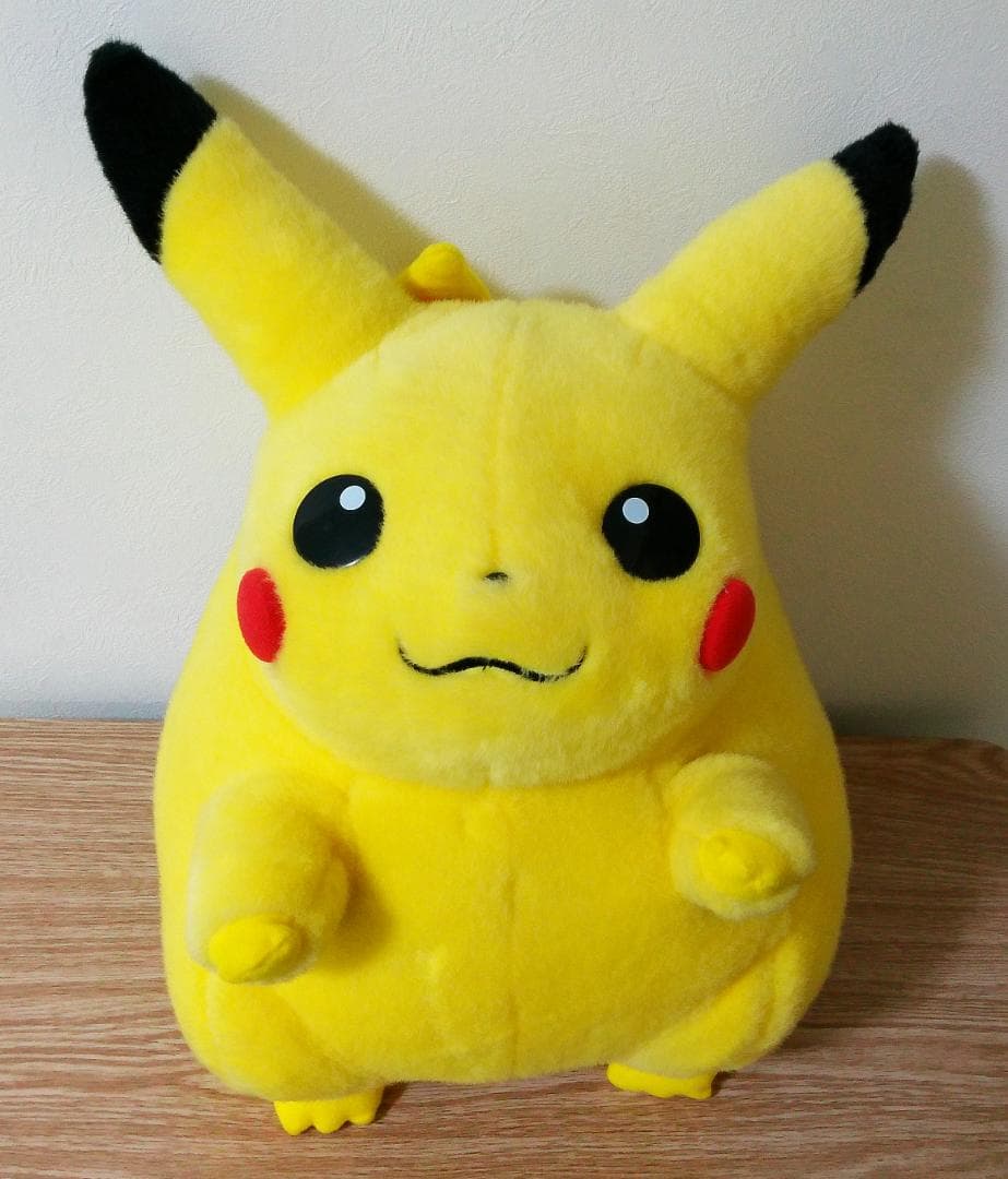 TOMY 　初期　 ピカチュウ ぬいぐるみ 　大きいサイズ　トミー製　当時品 TOMY 初期ピカチュウ ぬいぐるみ 大小セット TOMY/トミー】貴重な初期