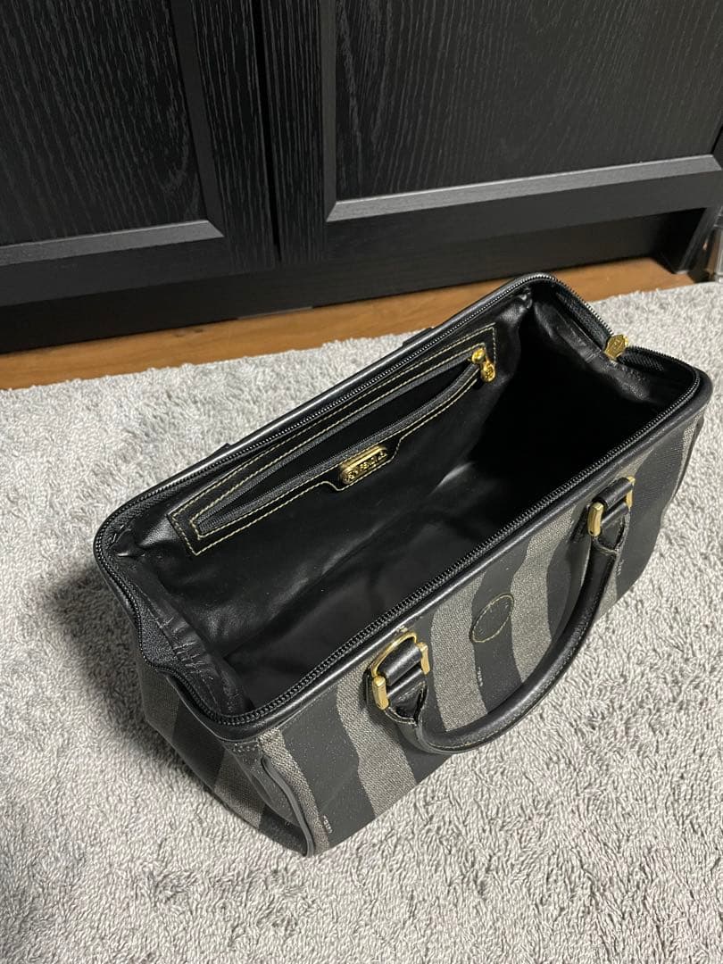Fendi ストライプ ハンドバッグ