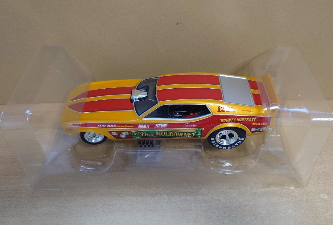 1/18 ロングノーズ マスタング シャーリー マルダウニー 1972 ミニカー