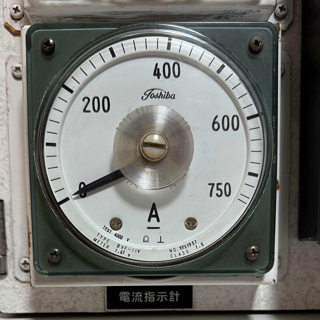 能勢電鉄3100系 電流計・電圧計（化粧板付）