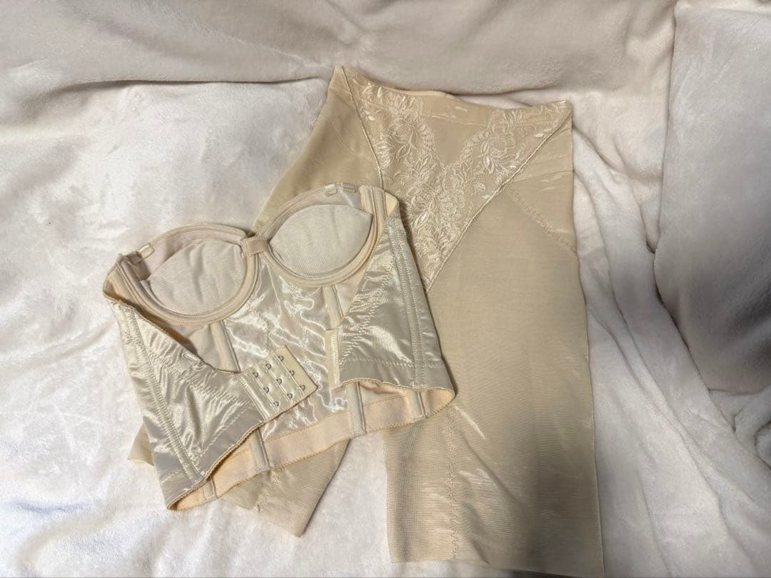 ARLIUS DRESS ベージュ ブライダルインナー