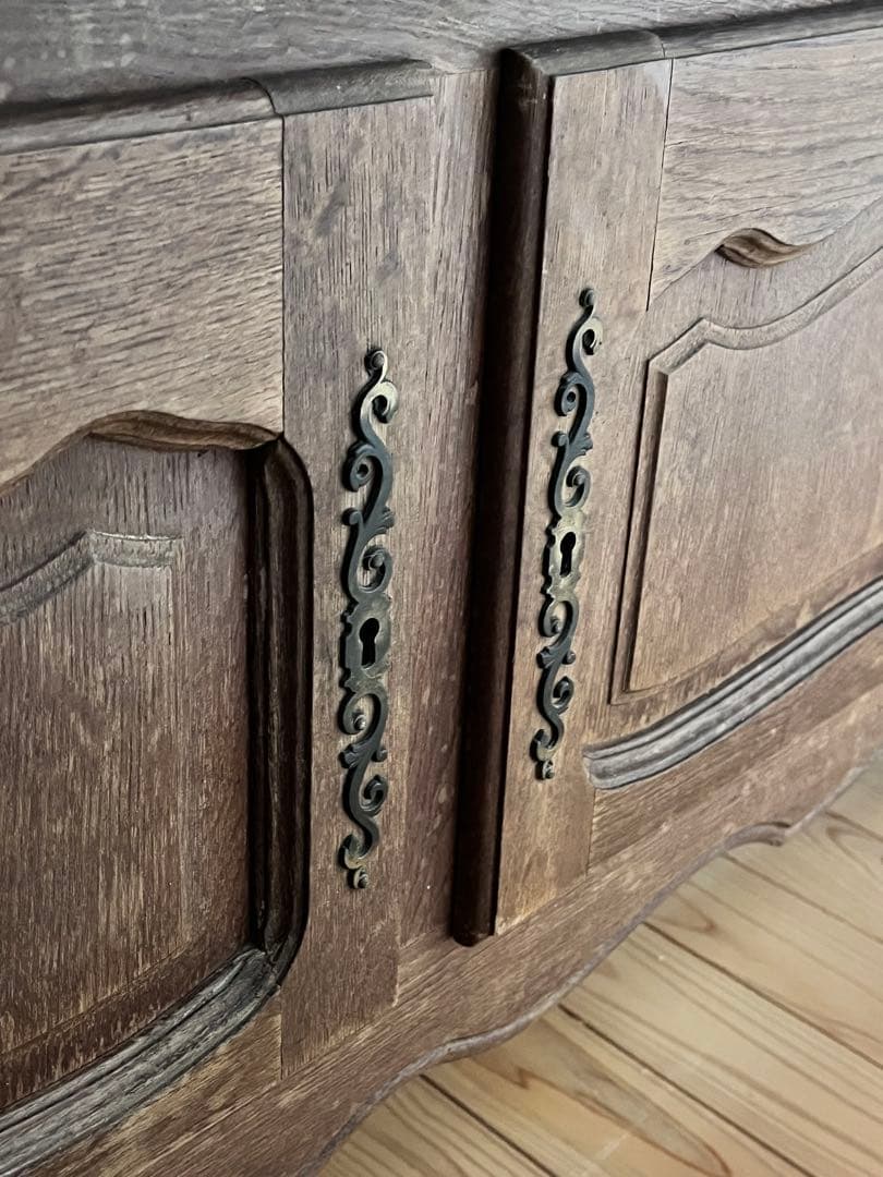 美品】フランスアンティーク ルイ15世 オーク材の装飾家具 送料込[3295