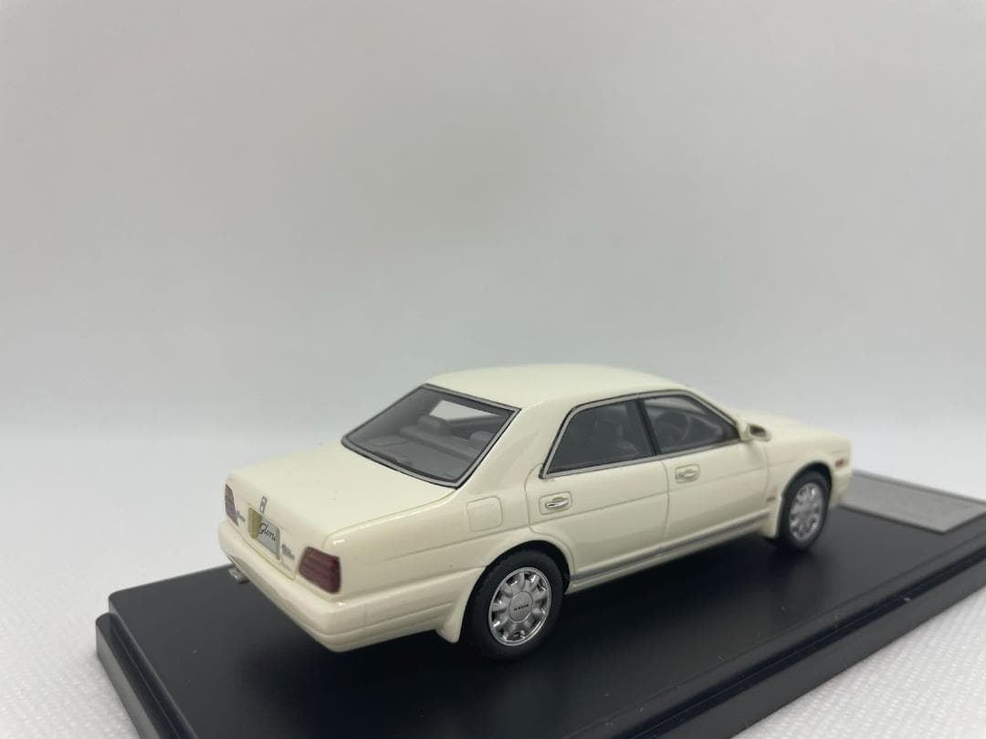 402-182 Hi-Story 1/43 日産 GLORIA V30 TWIN