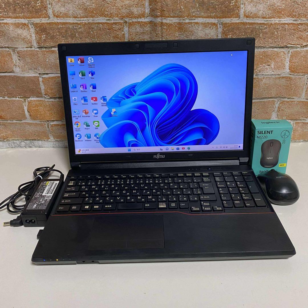 訳アリ特価】⭐️すぐ使える⭐️赤ノートパソコンカメラ付き快速SSD