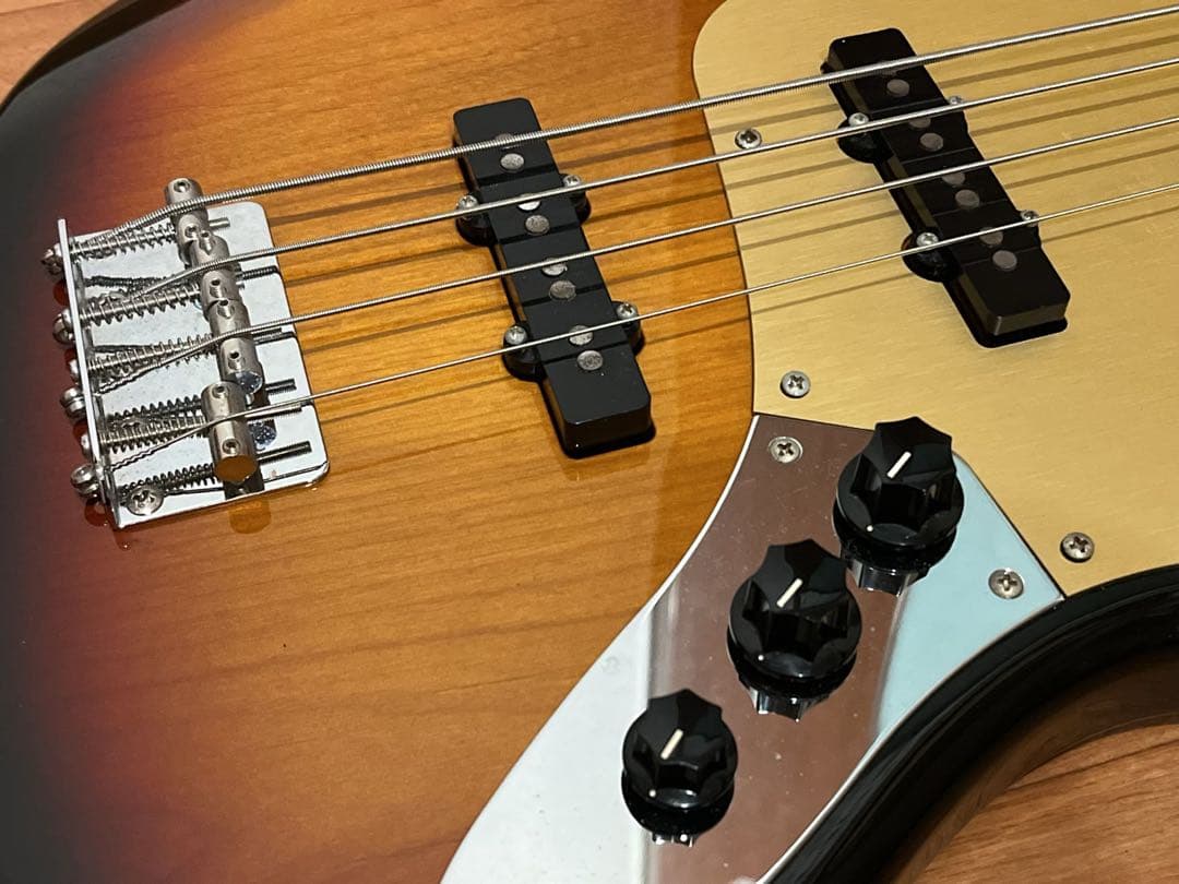 日本製 CoolZ ジャズベースタイプ JB ゴールドピックガード フジゲン製