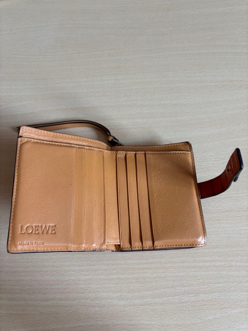 LOEWE ロエベ 茶色 二つ折り財布
