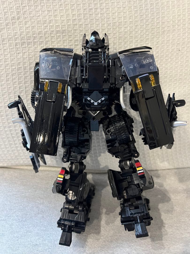 トランスフォーマー　アイアンハイド　フィギュア