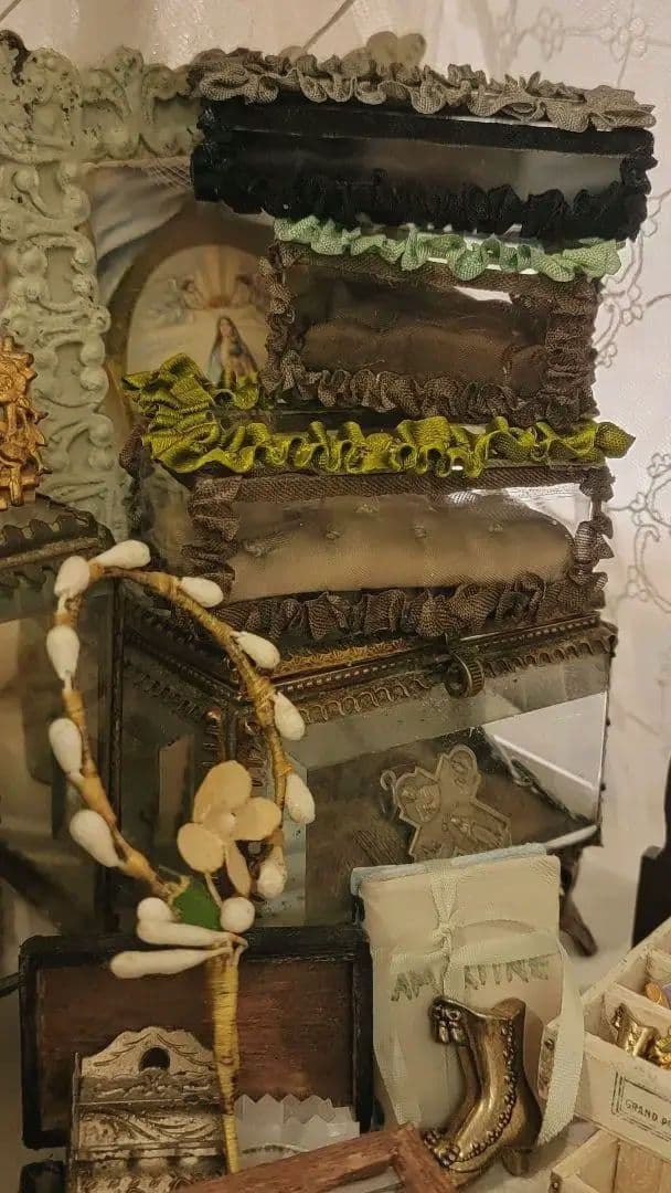 フランスアンティーク ミニチュア ロココ調リボンワークガラス