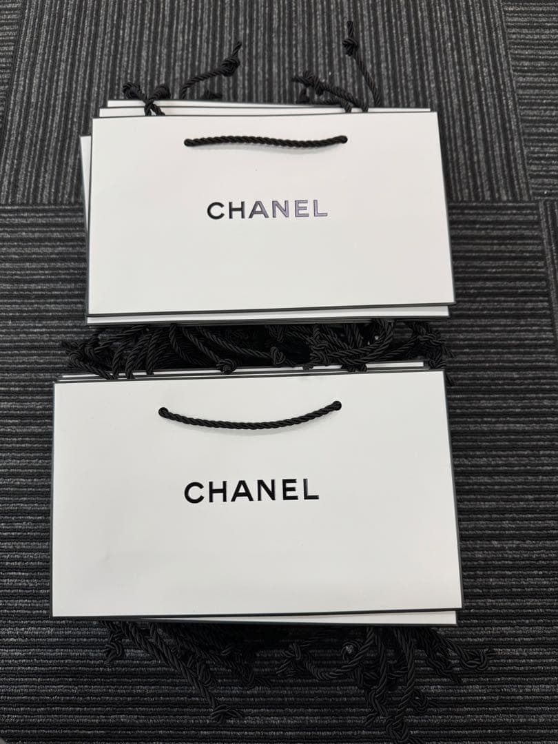 CHANEL シャネル ショッパー 紙袋 中サイズ 200枚 - メルカリ