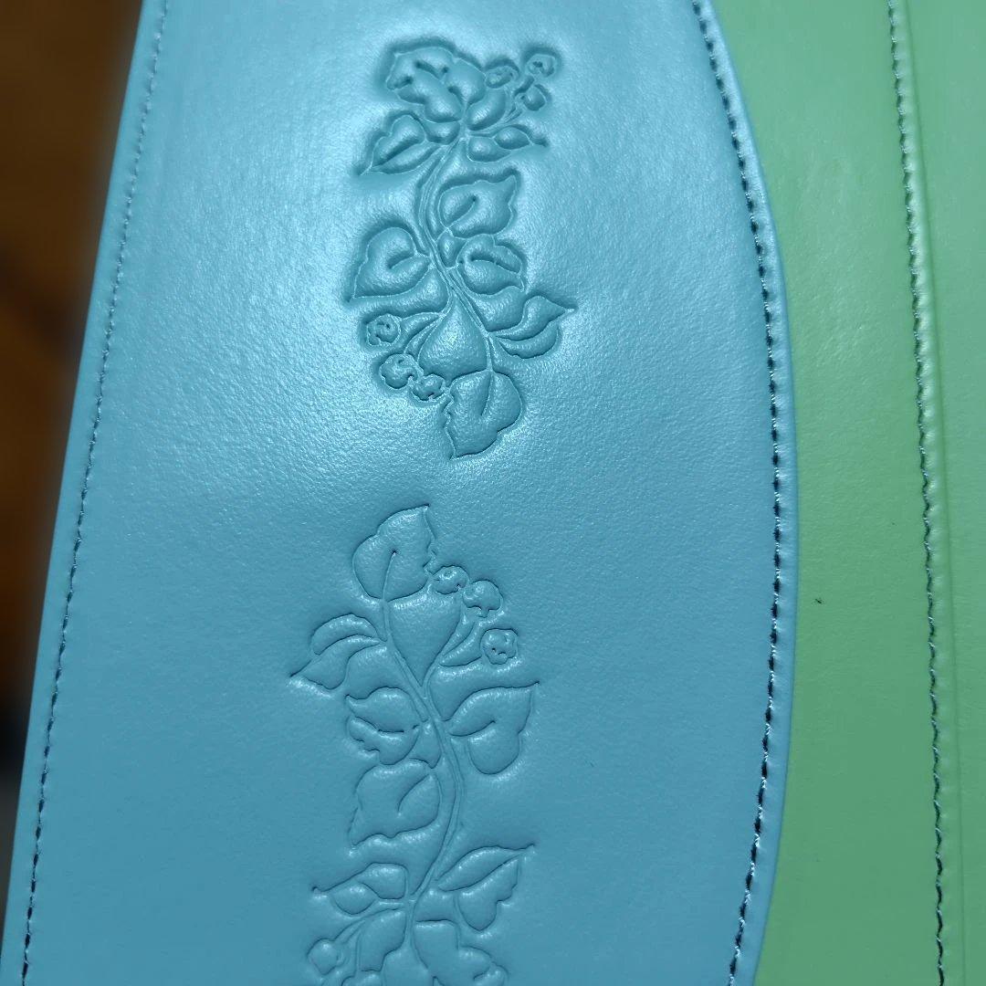 ピーターラビット お薬手帳付ウォレットミントグリーン　お一人様１点の予約商品