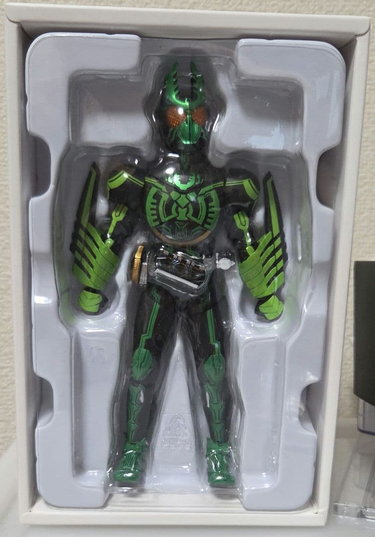 S.H.Figuarts（真骨彫製法）仮面ライダーオーズ　ガタキリバコンボ