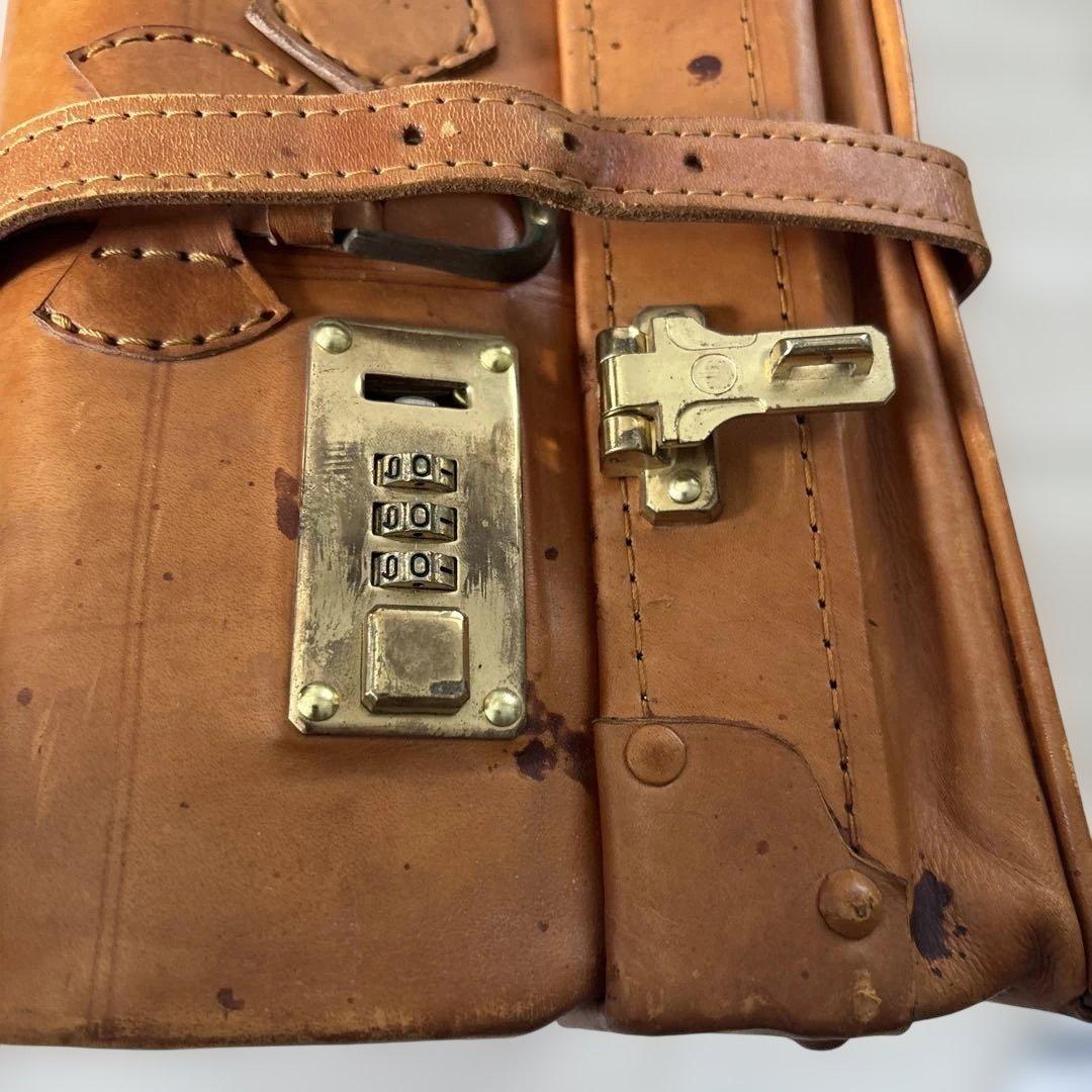 革製 トランク クラシック スーパーセブン｜ケータハム 新型「スーパー