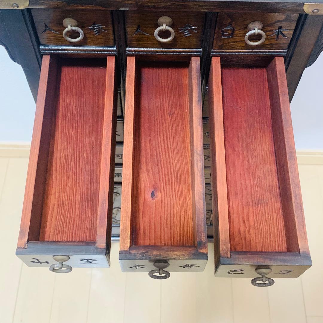 李朝 薬箪笥 時代箪笥 引き出し18杯 扉1箇所 - メルカリ