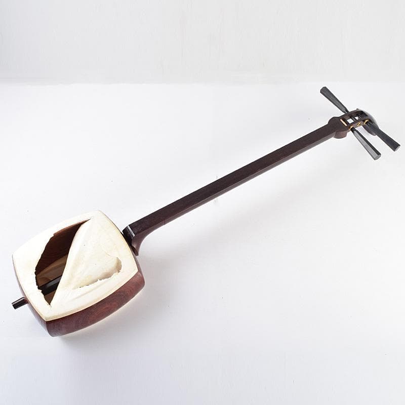 和楽器 弦楽器 唐木紫檀棹 金細三味線 ハードケース付 M R9317B - メルカリ