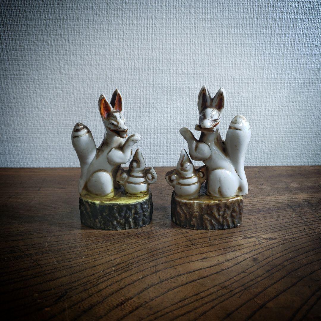 時代物　白磁　色絵　金彩　御稲荷様　神狐　稲荷狐　置物　一対　高さ10cm 時代物 白磁 色絵 金彩 御稲荷様 神狐 稲荷狐 置物 一対 高さ10cm