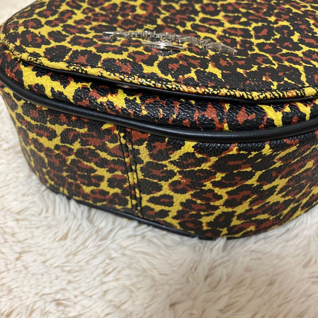 ヴィヴィアンウエストウッド　アングロマニア　レオパード　ショルダーバッグ