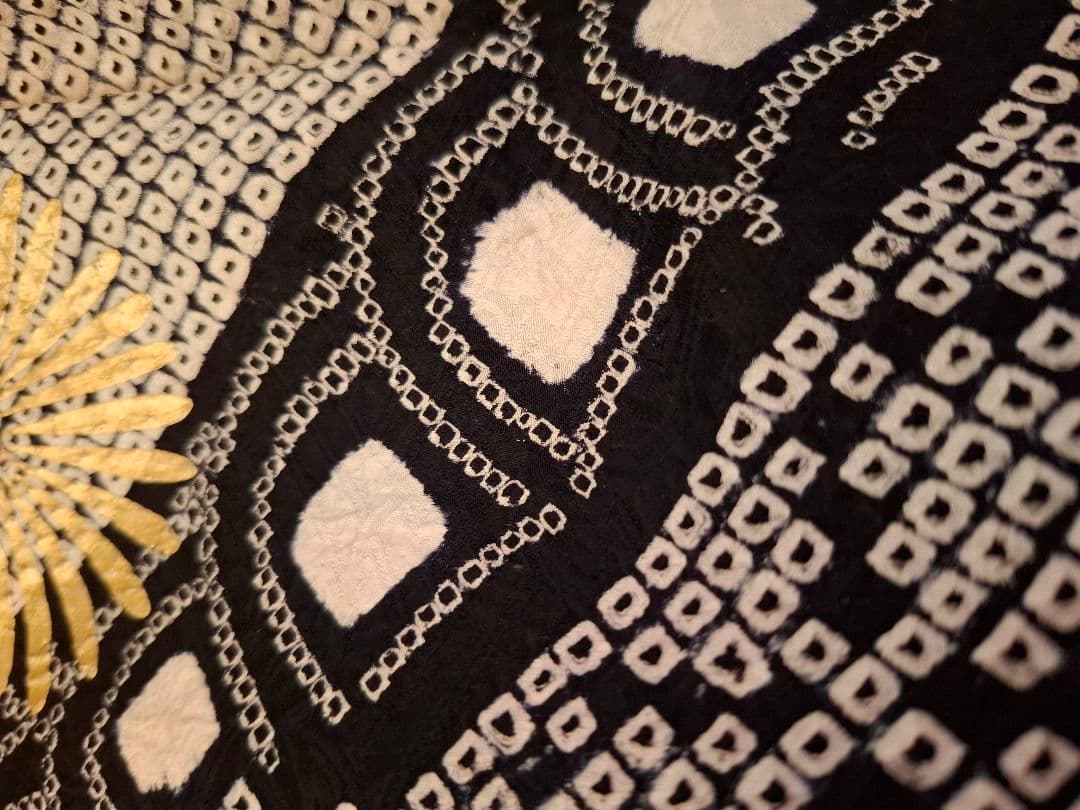 七五三女の子　絞り着物　黒　刺繍