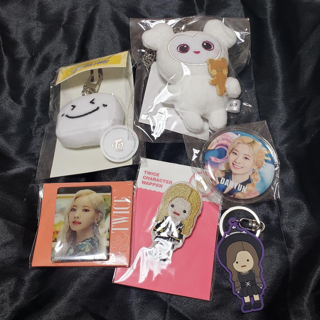 twice ダヒョン 缶バッジ アクリルスタンド アクスタ ダブリー ピンバッジ