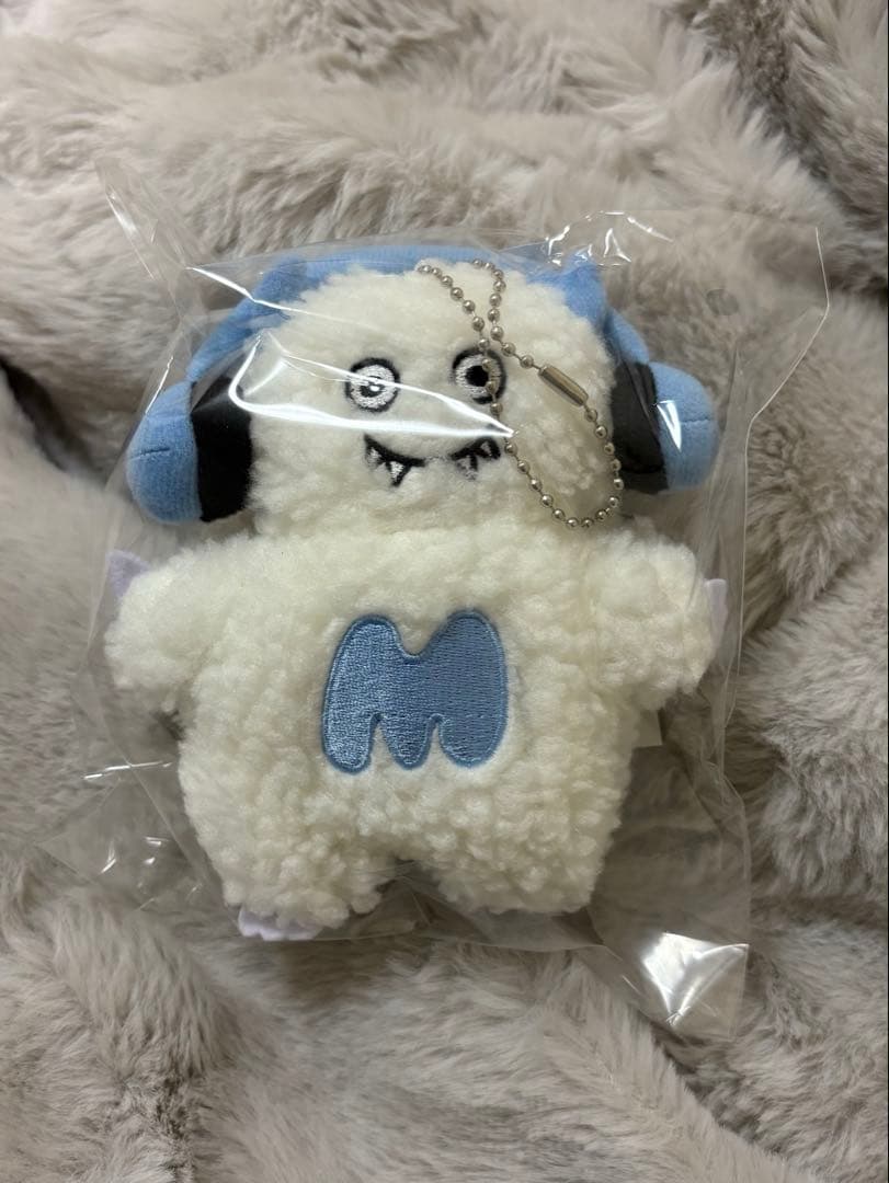 マルシィ Flavors ぬいぐるみ 心の奥に潜む怪獣 マルシィの屋外広告を