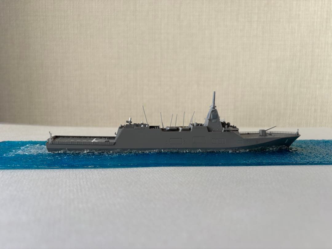 1/700 もがみ型護衛艦一番艦もがみ　全塗装　洋上ジオラマ