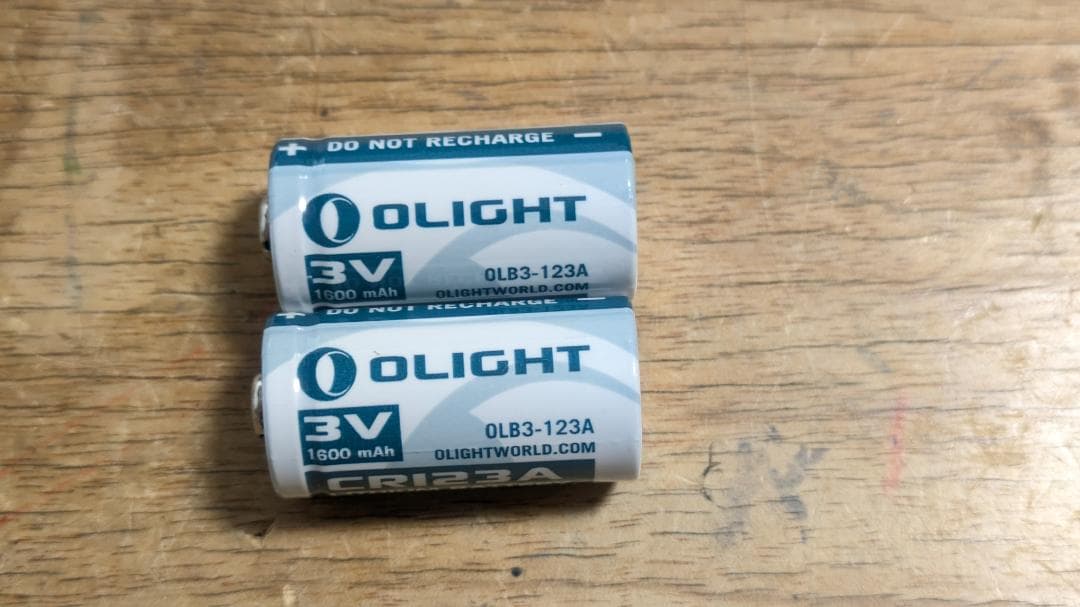 Olight BALDR　Pro レーザー&LED 電池式 タクティカルライト