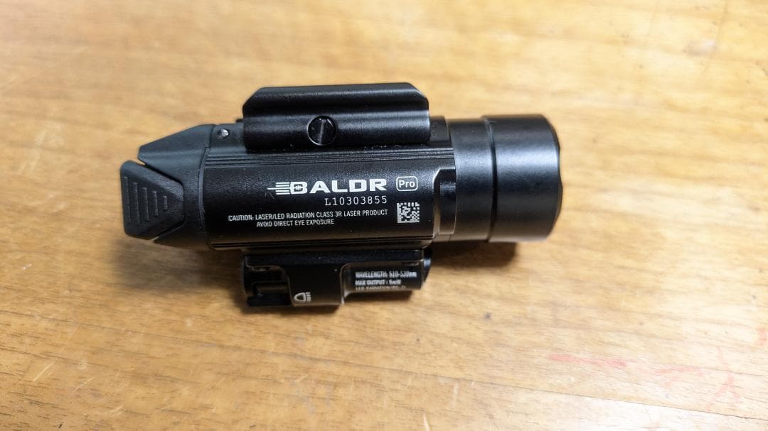 Olight BALDR　Pro レーザー&LED 電池式 タクティカルライト