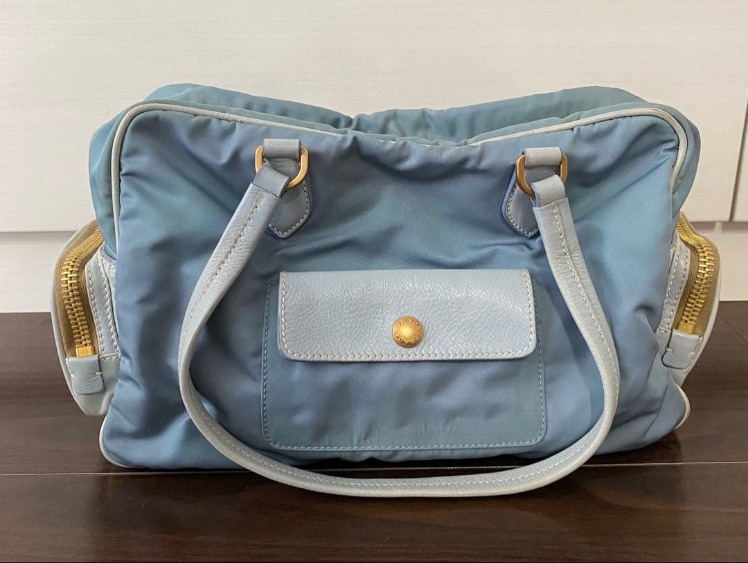 プラダ　ナイロンハンドバッグ