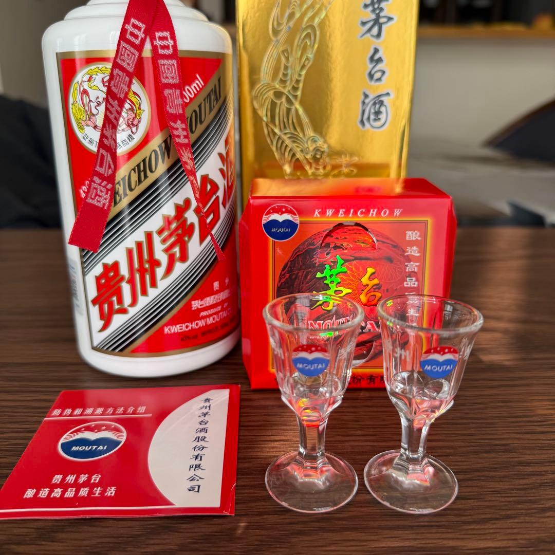 新品未使用　貴州茅台酒 マオタイ酒　天女ラベル500ml 付属グラス2個付き 新品未使用 貴州茅台酒 マオタイ酒 天女ラベル500ml 付属グラス2個付き