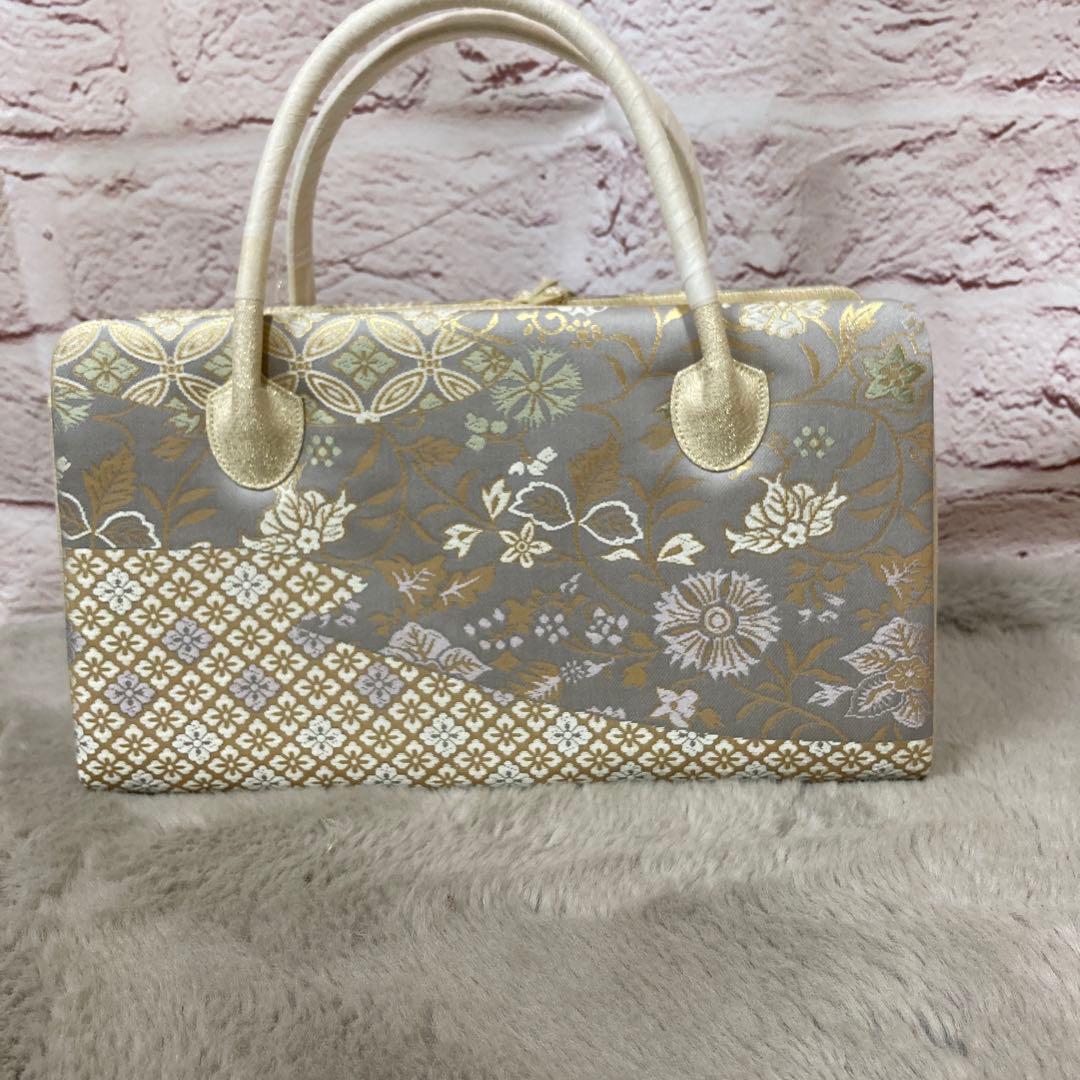 和装用バッグ 金色と銀色の花柄　着物　絹　シルクガード　未使用