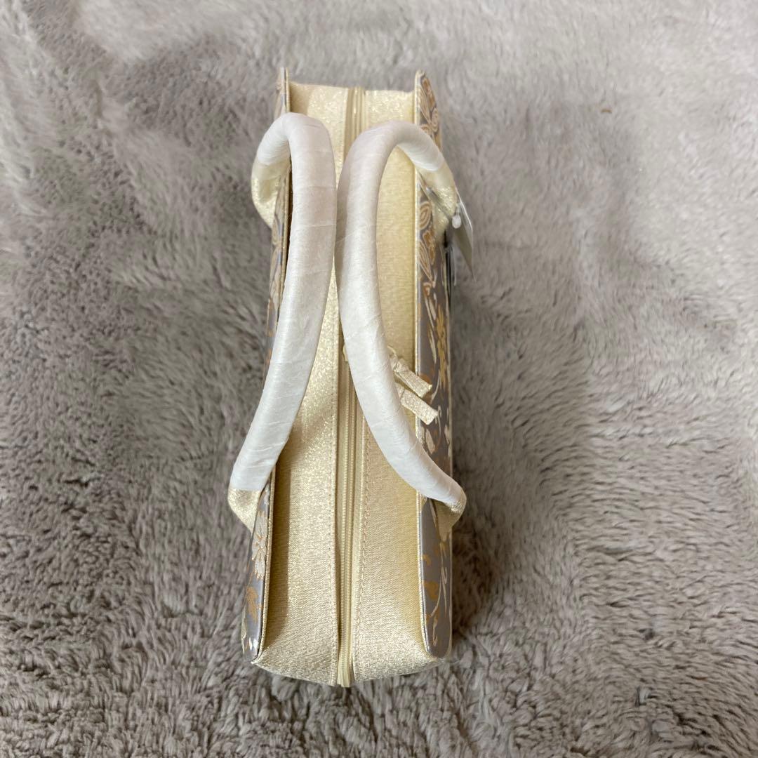 和装用バッグ 金色と銀色の花柄　着物　絹　シルクガード　未使用