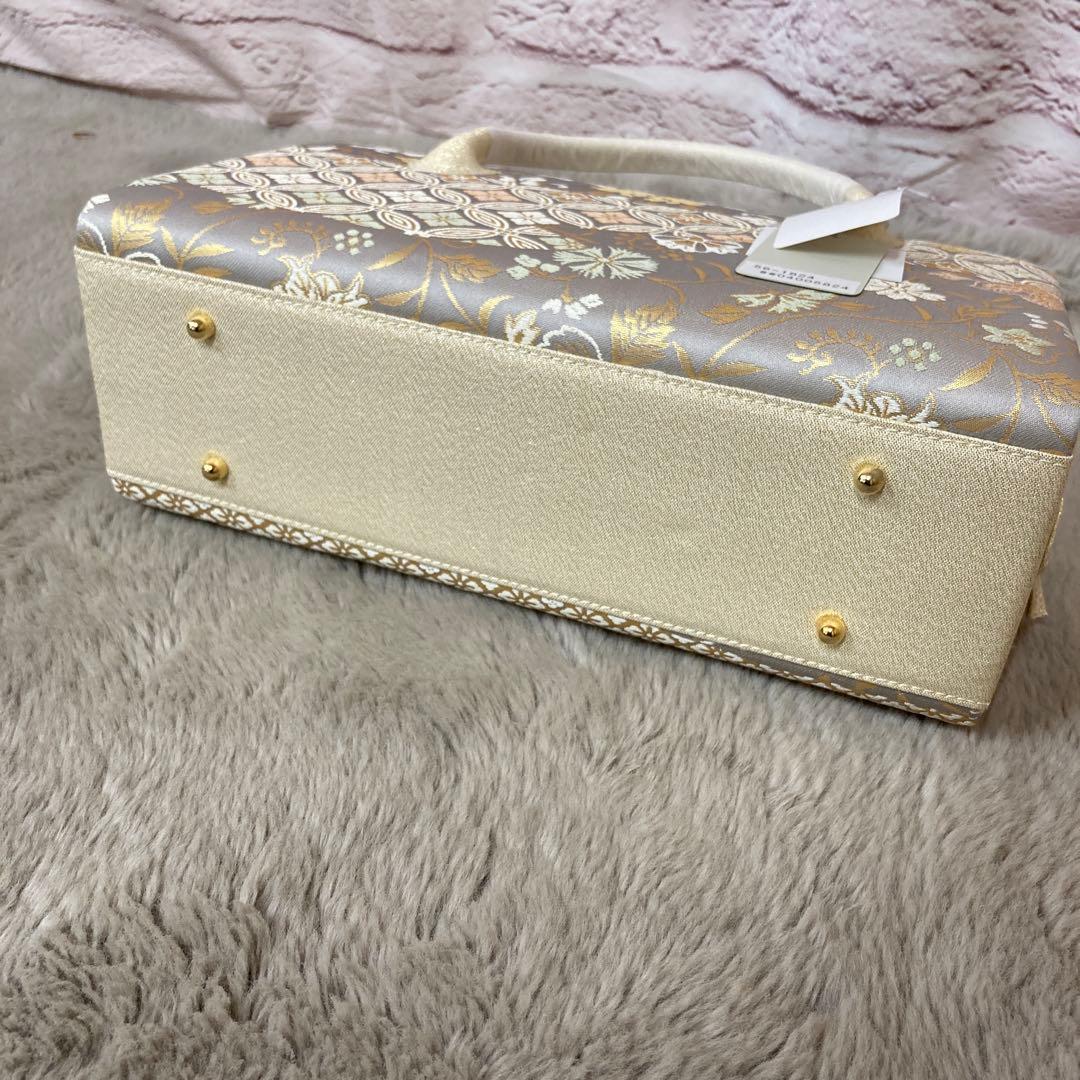 和装用バッグ 金色と銀色の花柄　着物　絹　シルクガード　未使用
