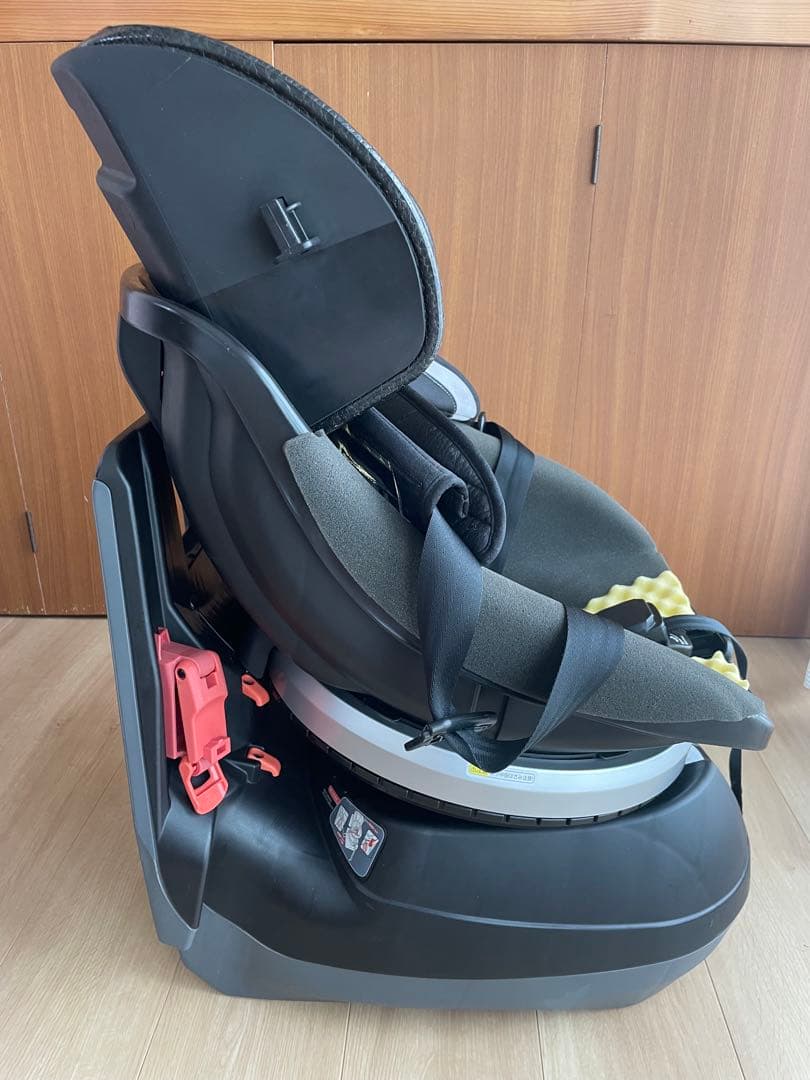 combi ネルーム エッグショック NC570 チャイルドシート シートベルト