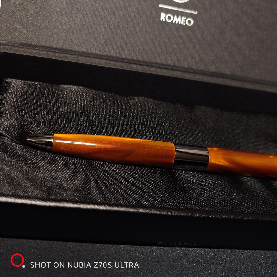 伊東屋 ロメオ no.3 イタリアンアンバー 太軸 イージーフロー青