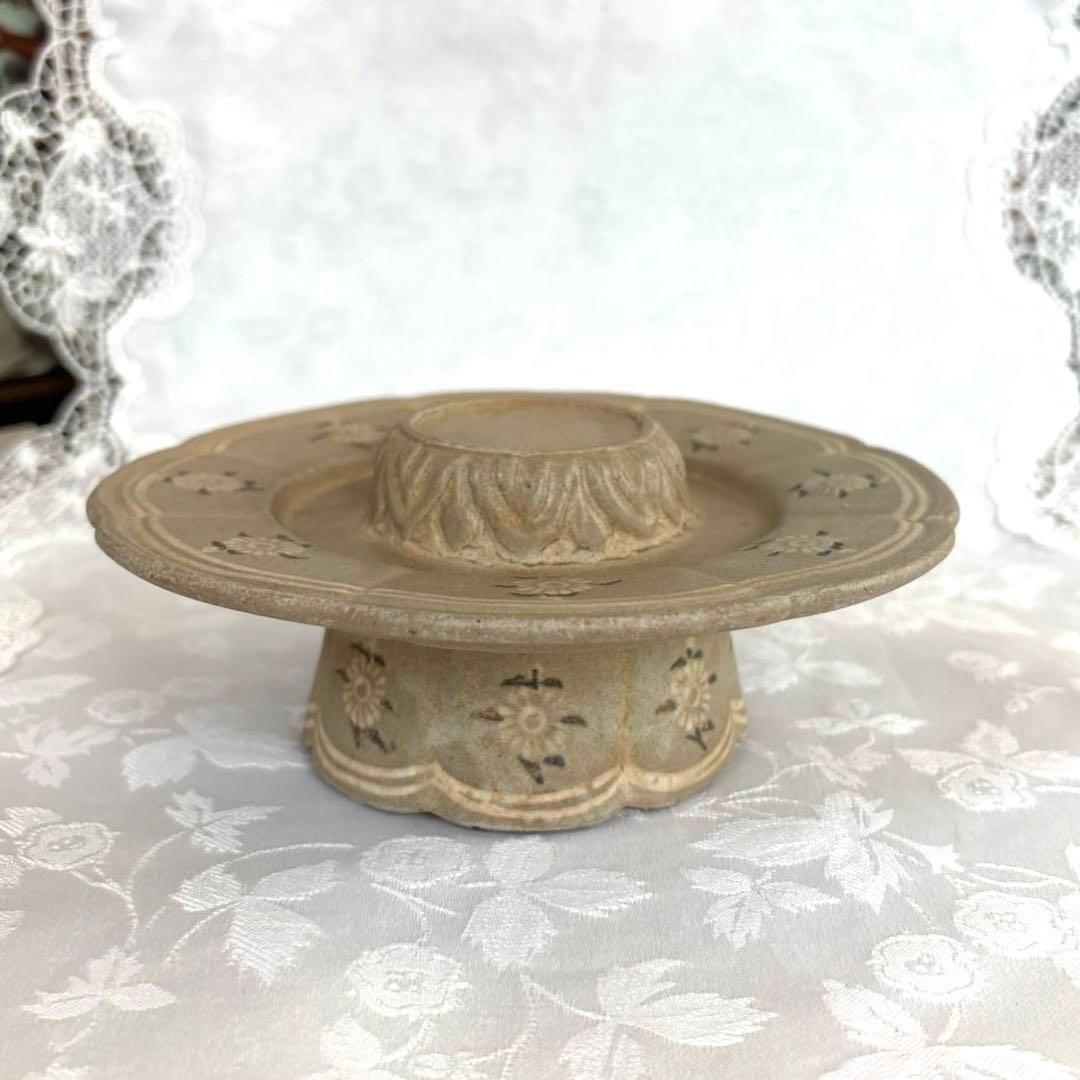 高麗 青磁象嵌陽刻菊花文輪花形　高麗青磁盃台　盞托　骨董品 高麗 青磁象嵌陽刻菊花文輪花形 高麗青磁盃台 盞托 骨董品