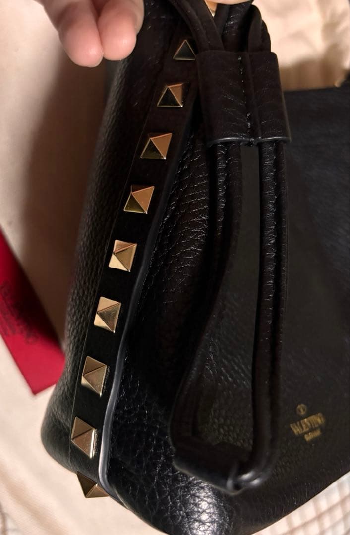 VALENTINO 黒 レザー ショルダーバッグ　ヴァレンティノ