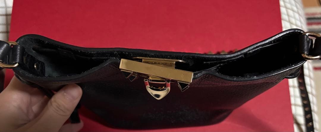 VALENTINO 黒 レザー ショルダーバッグ　ヴァレンティノ