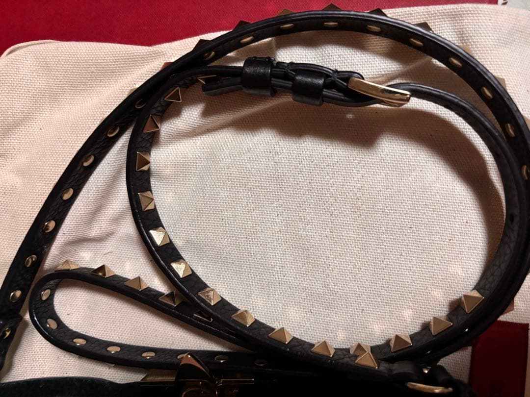 VALENTINO 黒 レザー ショルダーバッグ　ヴァレンティノ